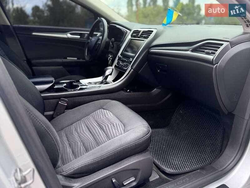 Седан Ford Fusion 2015 в Миколаєві