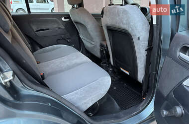 Хетчбек Ford Fusion 2004 в 