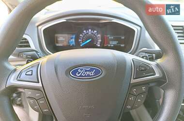 Седан Ford Fusion 2019 в 