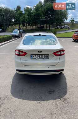 Седан Ford Fusion 2012 в 