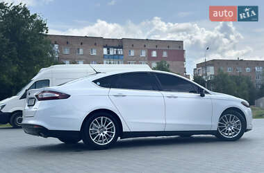 Седан Ford Fusion 2013 в 