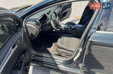 Седан Ford Fusion 2014 в 