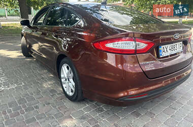 Седан Ford Fusion 2016 в 