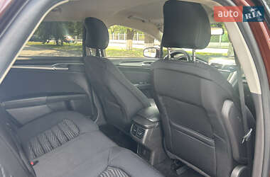 Седан Ford Fusion 2016 в 