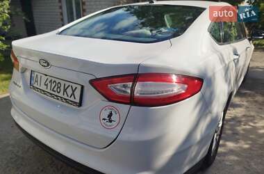 Седан Ford Fusion 2015 в 