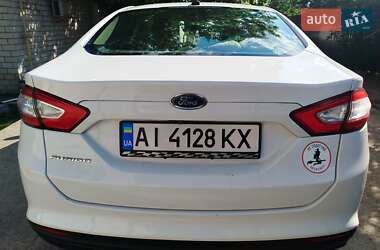 Седан Ford Fusion 2015 в 