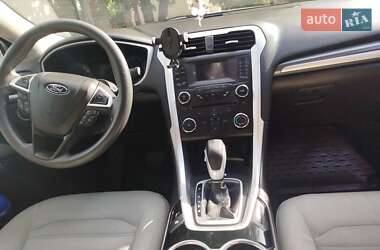 Седан Ford Fusion 2015 в 