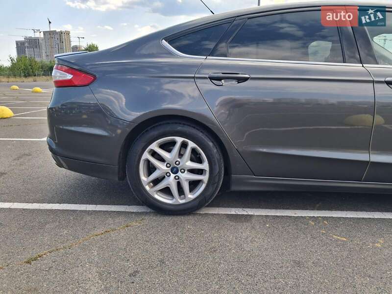 Седан Ford Fusion 2014 в Києві