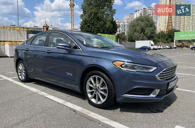 Седан Ford Fusion 2017 в 