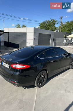Седан Ford Fusion 2015 в 