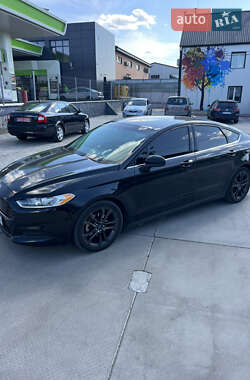 Седан Ford Fusion 2015 в 