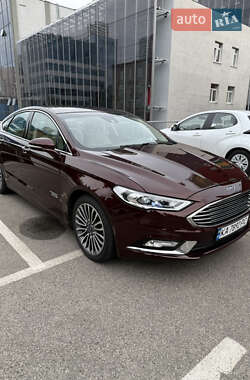 Седан Ford Fusion 2016 в 