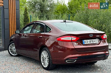 Седан Ford Fusion 2015 в 