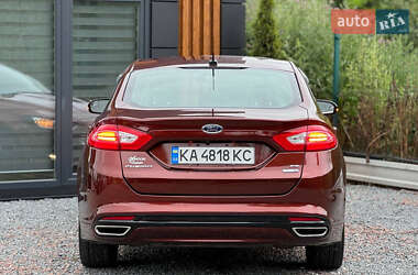 Седан Ford Fusion 2015 в 