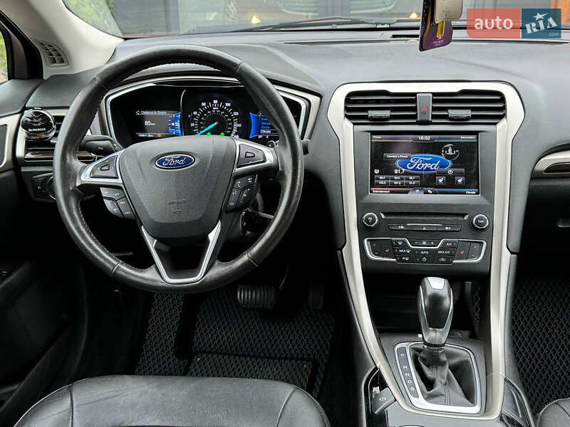 Седан Ford Fusion 2015 в Дрогобичі