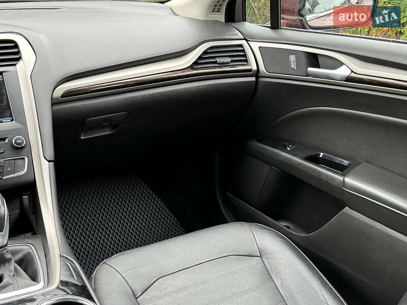 Седан Ford Fusion 2015 в Дрогобичі