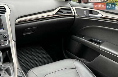 Седан Ford Fusion 2015 в 
