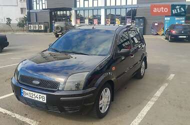 Хетчбек Ford Fusion 2003 в 
