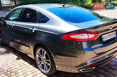 Седан Ford Fusion 2015 в 