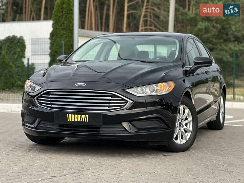 Седан Ford Fusion 2017 в 