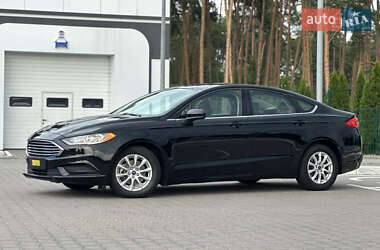 Седан Ford Fusion 2017 в 