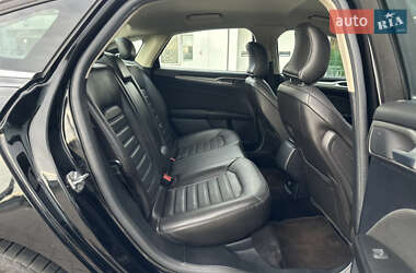 Седан Ford Fusion 2017 в 