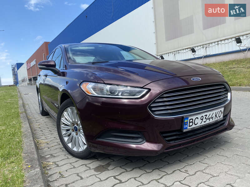 Седан Ford Fusion 2013 в Львове