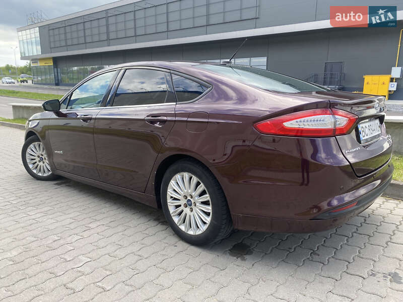 Седан Ford Fusion 2013 в Львове