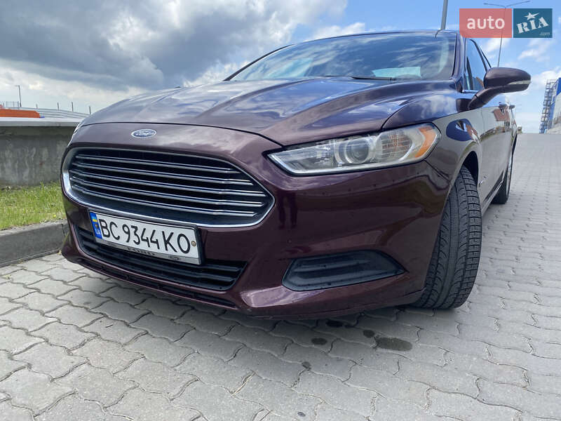 Седан Ford Fusion 2013 в Львове