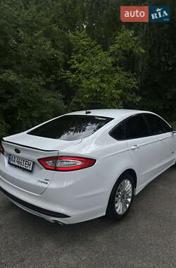 Седан Ford Fusion 2014 в 
