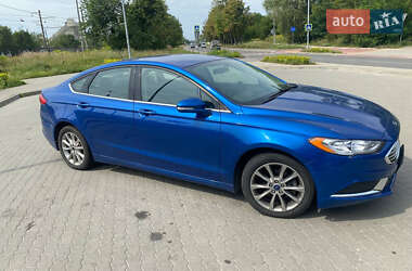 Седан Ford Fusion 2017 в 