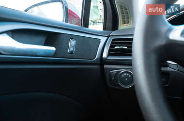 Седан Ford Fusion 2014 в 