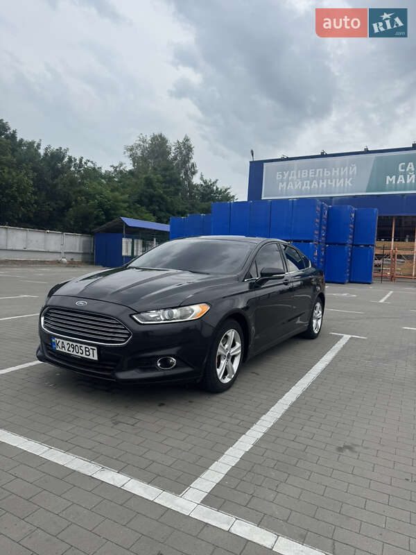 Седан Ford Fusion 2013 в 
