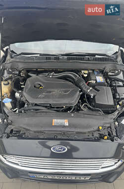 Седан Ford Fusion 2013 в 