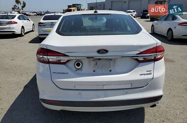 Седан Ford Fusion 2017 в 