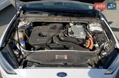 Седан Ford Fusion 2017 в 
