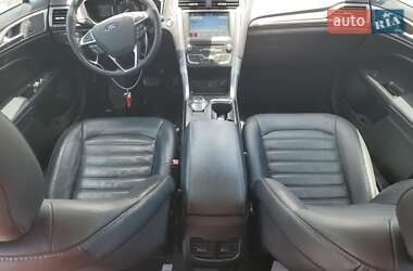 Седан Ford Fusion 2018 в 