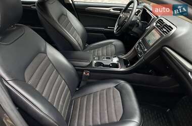 Седан Ford Fusion 2017 в 