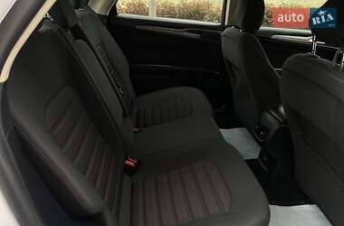 Седан Ford Fusion 2019 в 