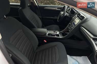 Седан Ford Fusion 2019 в 