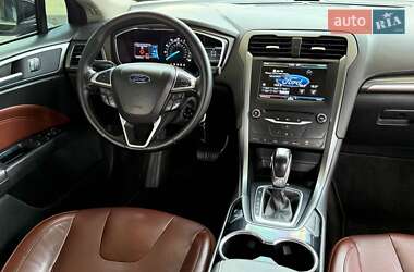 Седан Ford Fusion 2015 в 