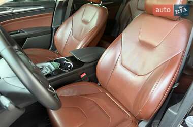 Седан Ford Fusion 2015 в 