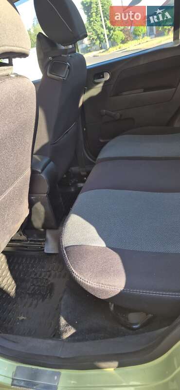 Хетчбек Ford Fusion 2006 в Черкасах