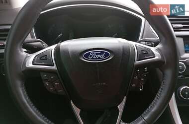 Седан Ford Fusion 2014 в 