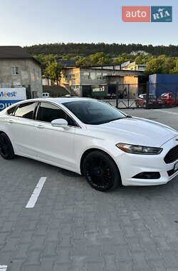 Седан Ford Fusion 2013 в 