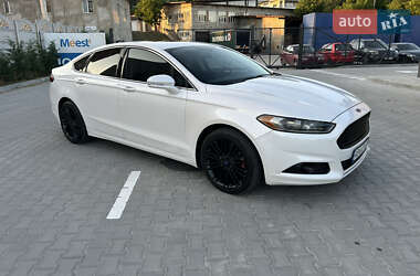 Седан Ford Fusion 2013 в 