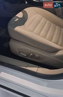 Седан Ford Fusion 2017 в 