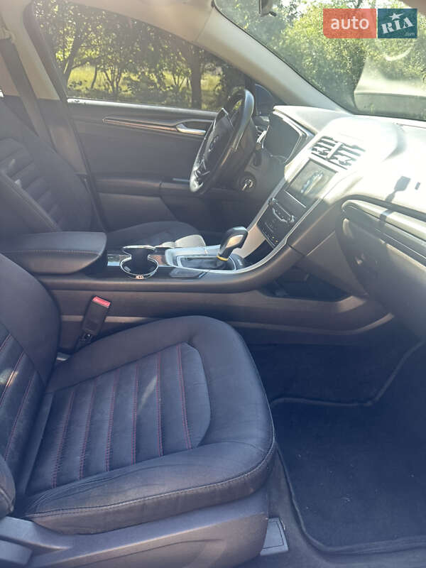 Седан Ford Fusion 2014 в Дніпрі