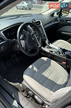 Седан Ford Fusion 2015 в 