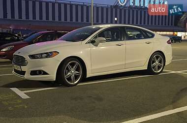 Седан Ford Fusion 2015 в 